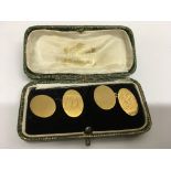 A pair of 18ct gold cufflinks in fitted case, approx 9.6g