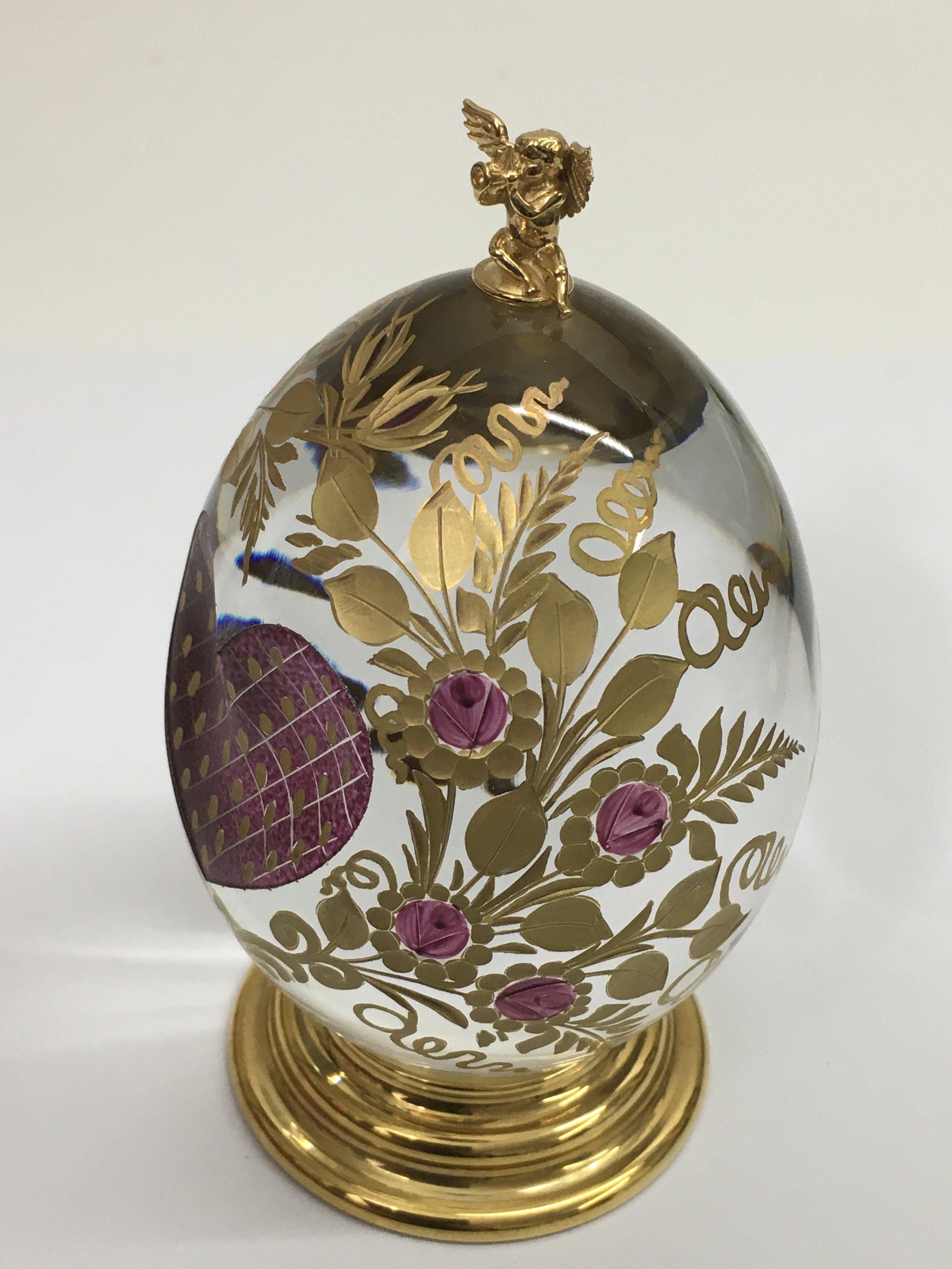 A limited edition, Sarah Faberge glass 'J'Adore' egg, facet cut with a heart painted and gilded - Image 2 of 2