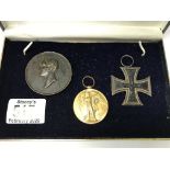 Earl or Plymouth medallion, WW1 medal and German cross