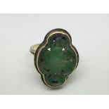 A 14ct gold ring set with jade, approx 4.9g and approx size K-L.