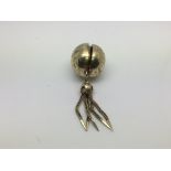 A 9ct gold ball shaped locket, approx 11g.