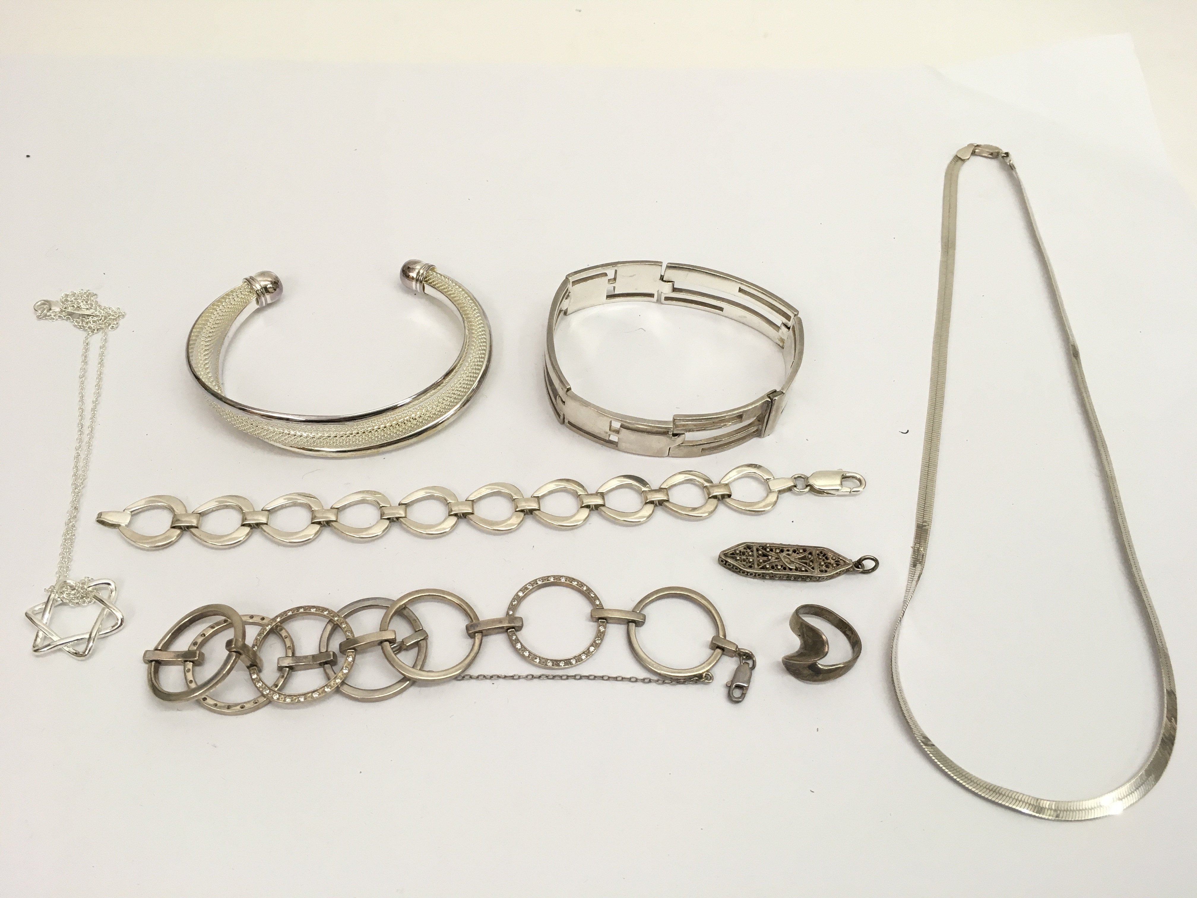 A group of contemporary silver jewellery - NO RESE