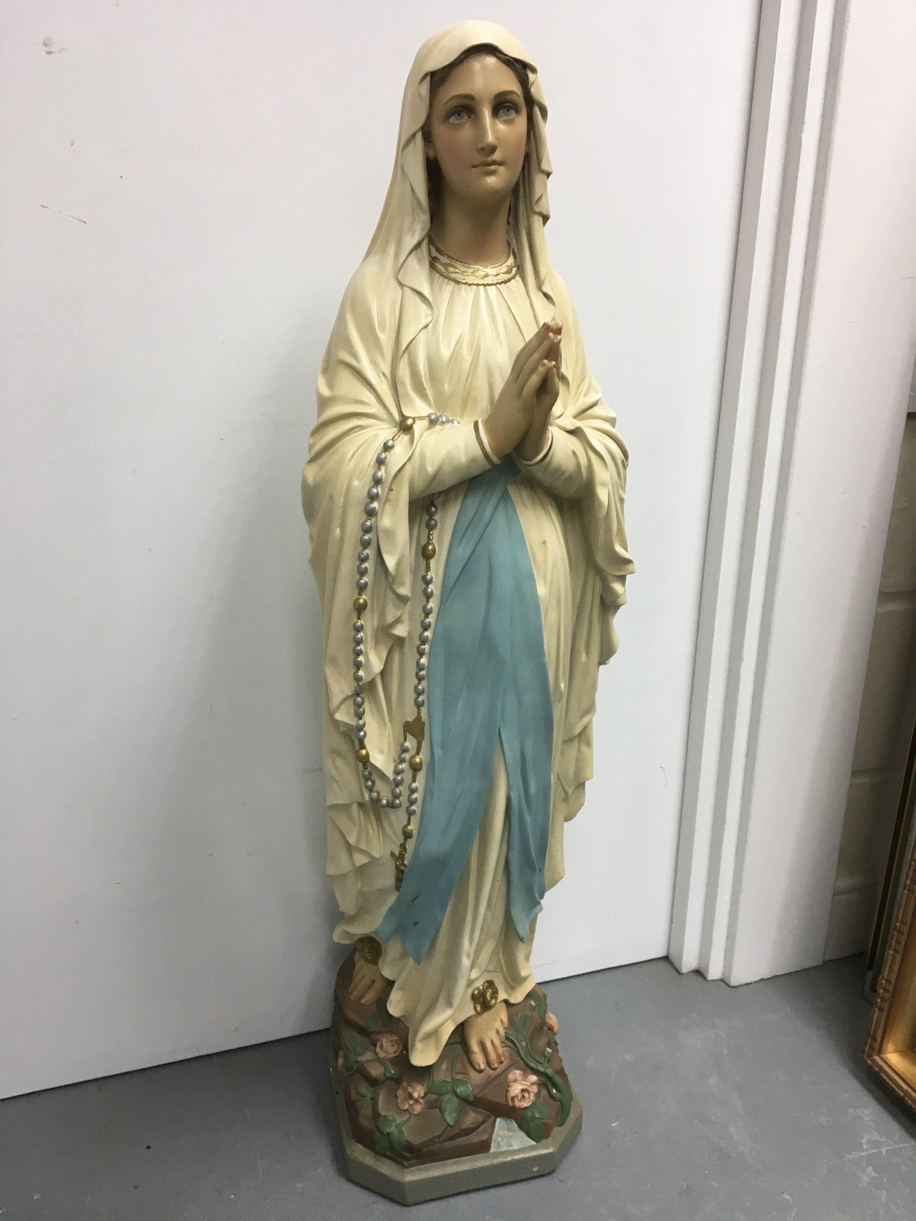 A large plaster figure depicting the Virgin Mary 1 - Image 3 of 4