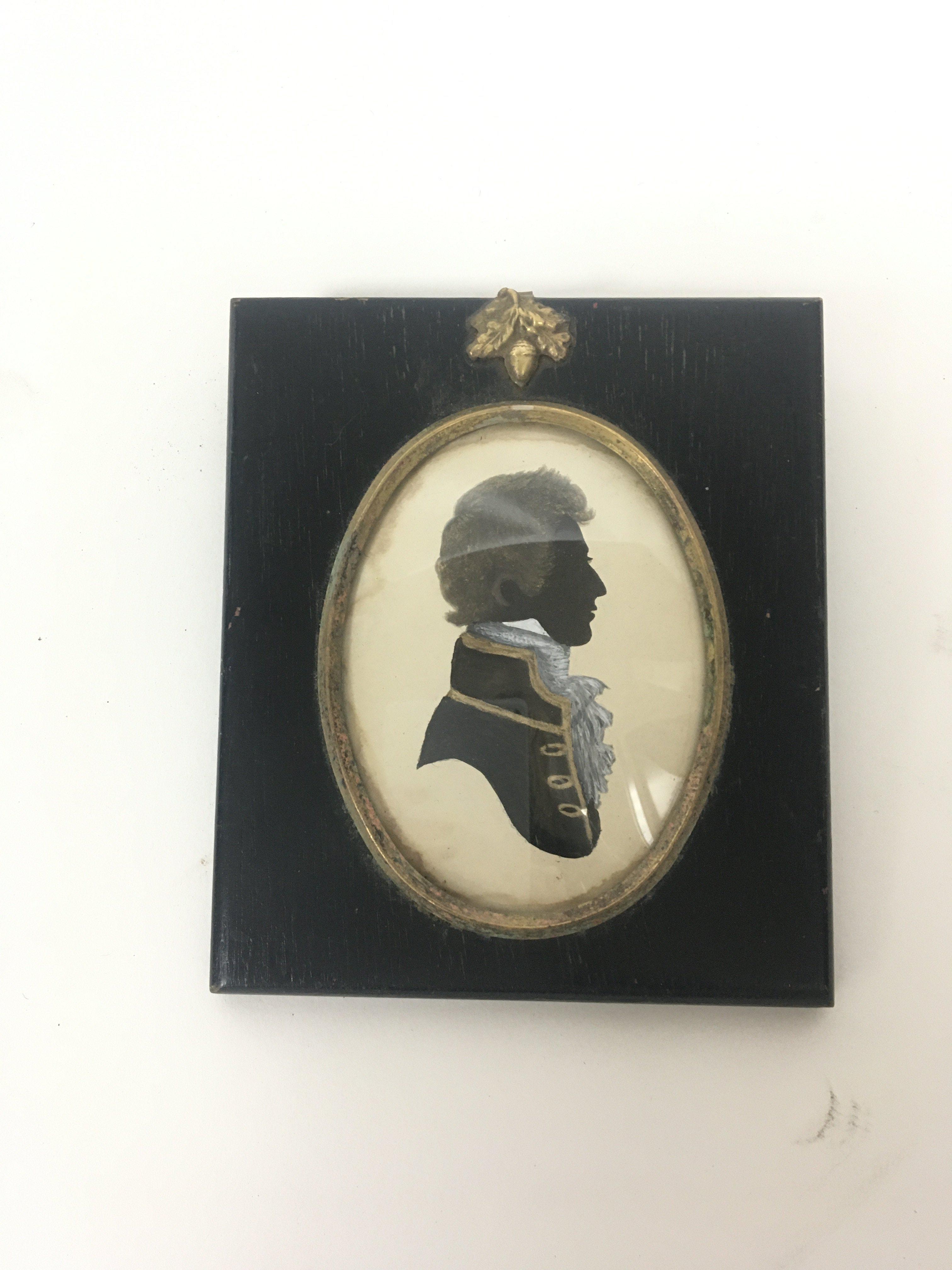 A good silhouette of a Georgian military figure in