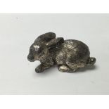 A small silver 925 cast figure of a rabbit 6 cm