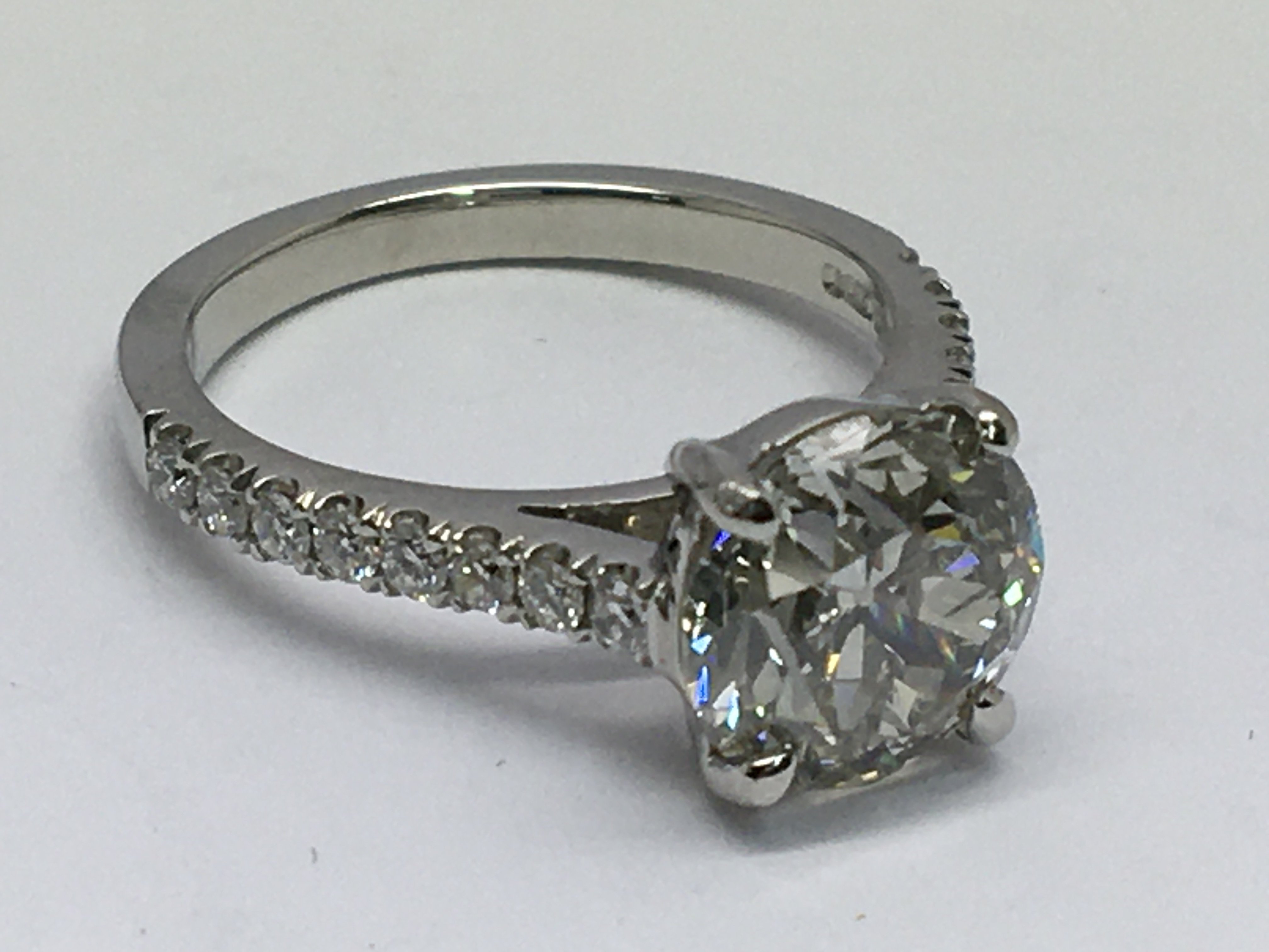 A certified platinum solitaire diamond ring with d - Image 2 of 3