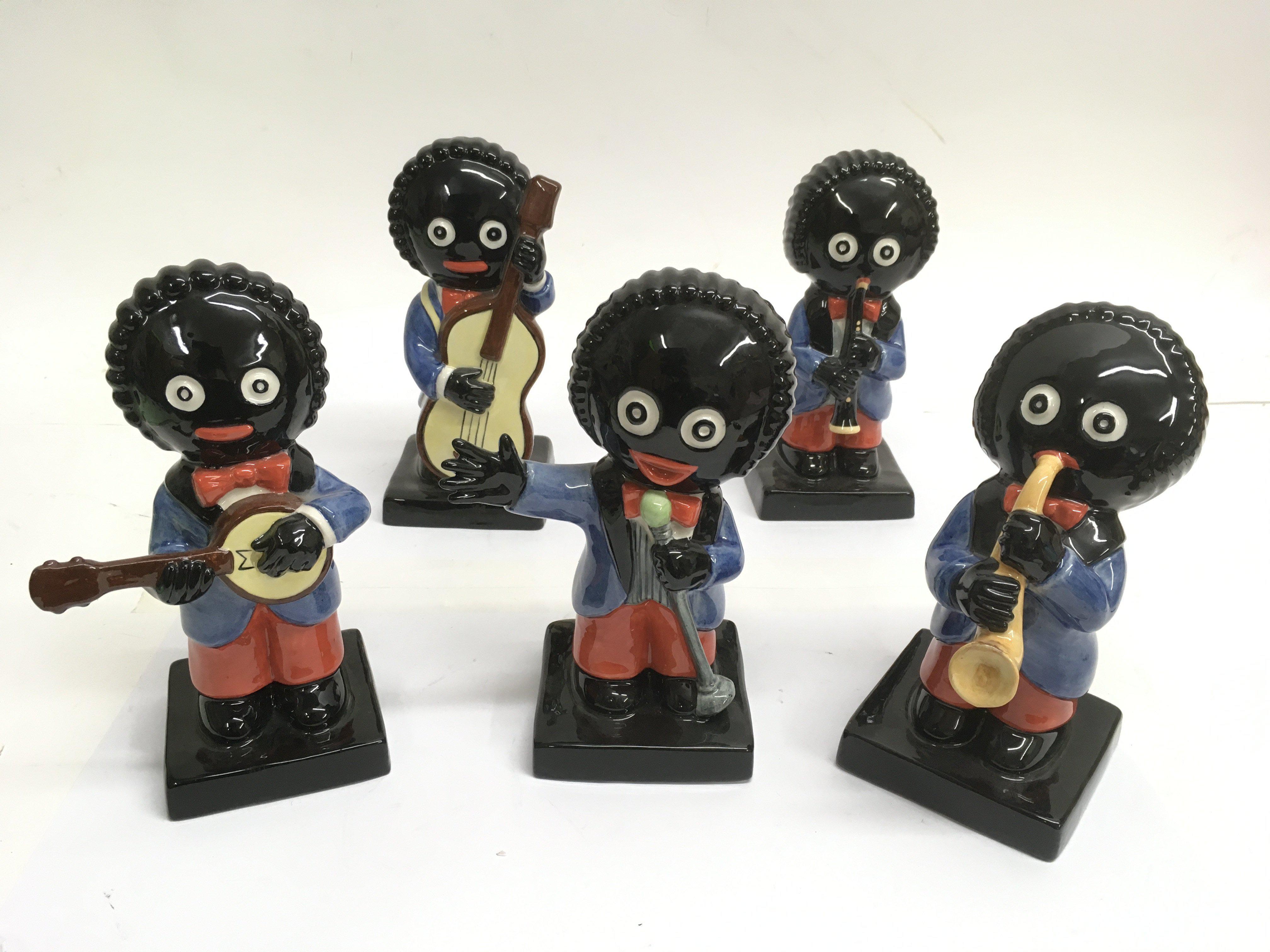Five, limited edition Carltonware Golly band figur