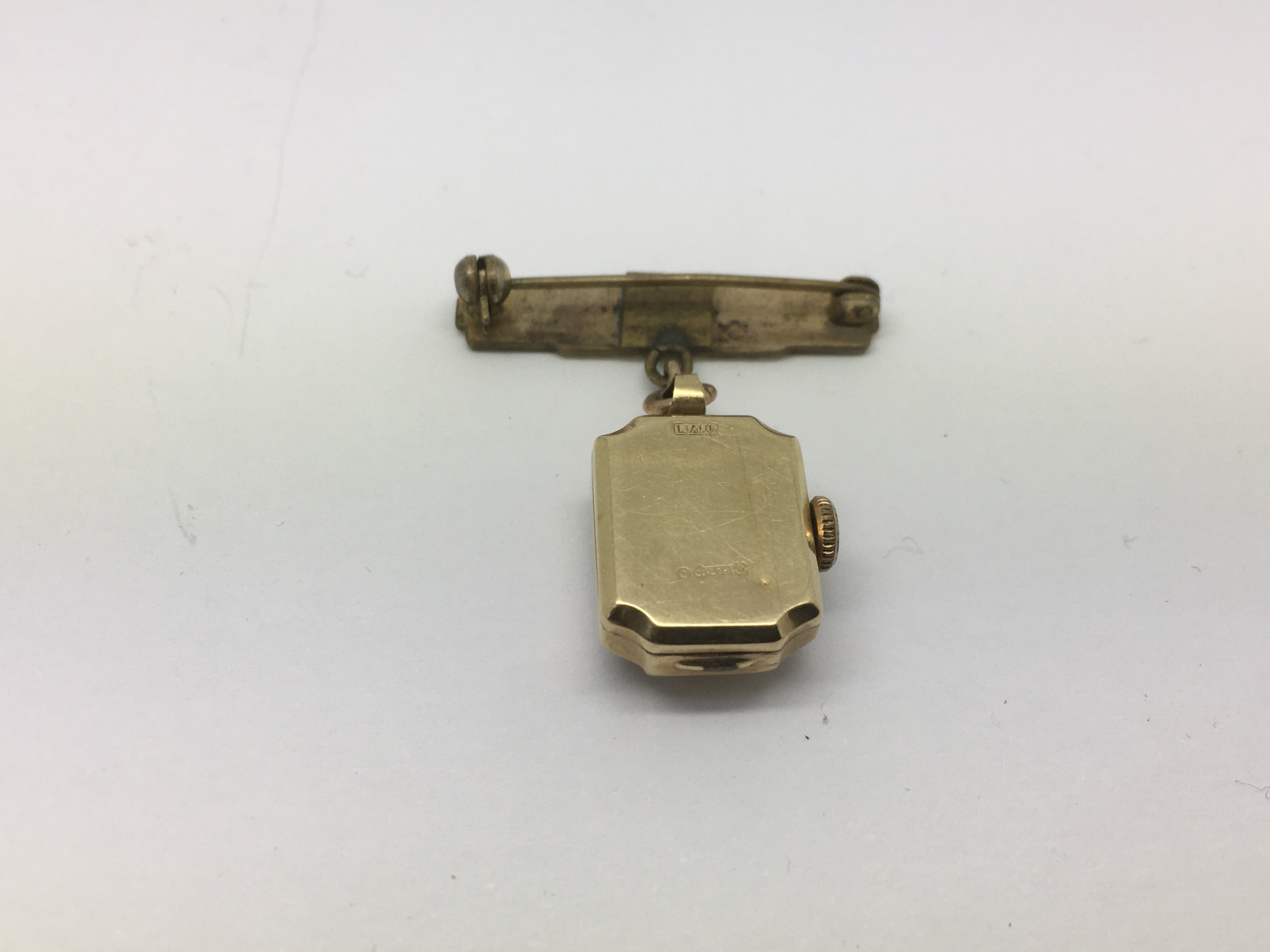 A 9ct gold cased broach watch, approx 9g. - Image 2 of 2