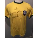 1970 Brazil World Cup Winners Signed Shirt: Replica short sleeve mens yellow shirt. Jairzinho has