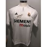 David Beckham Signed Real Madrid Football Shirt: Short sleeve white home replica shirt clearly