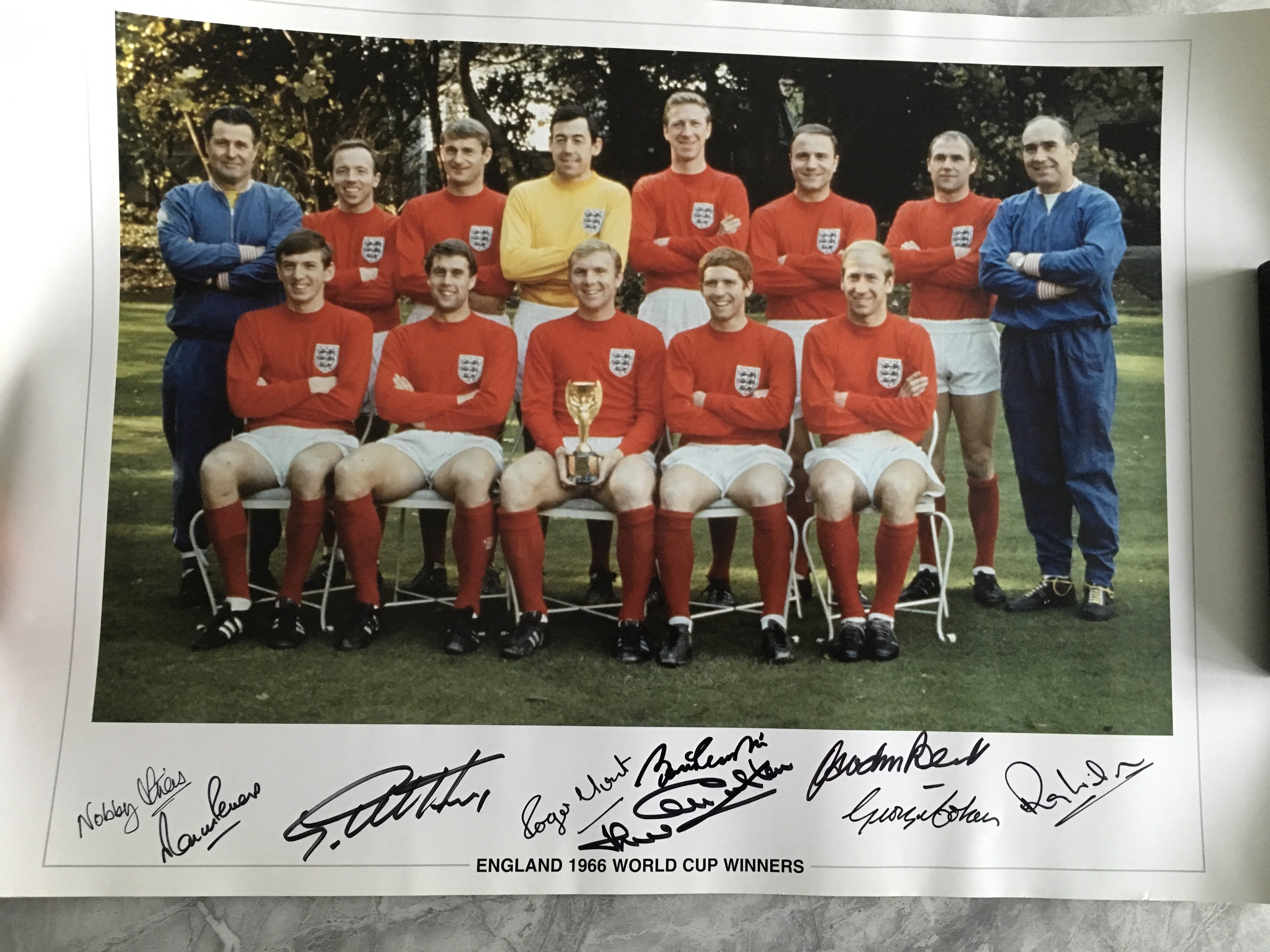 England 1966 World Cup Football Team Signed Poster: 50 x 34 cm poster of the winning team with Moore