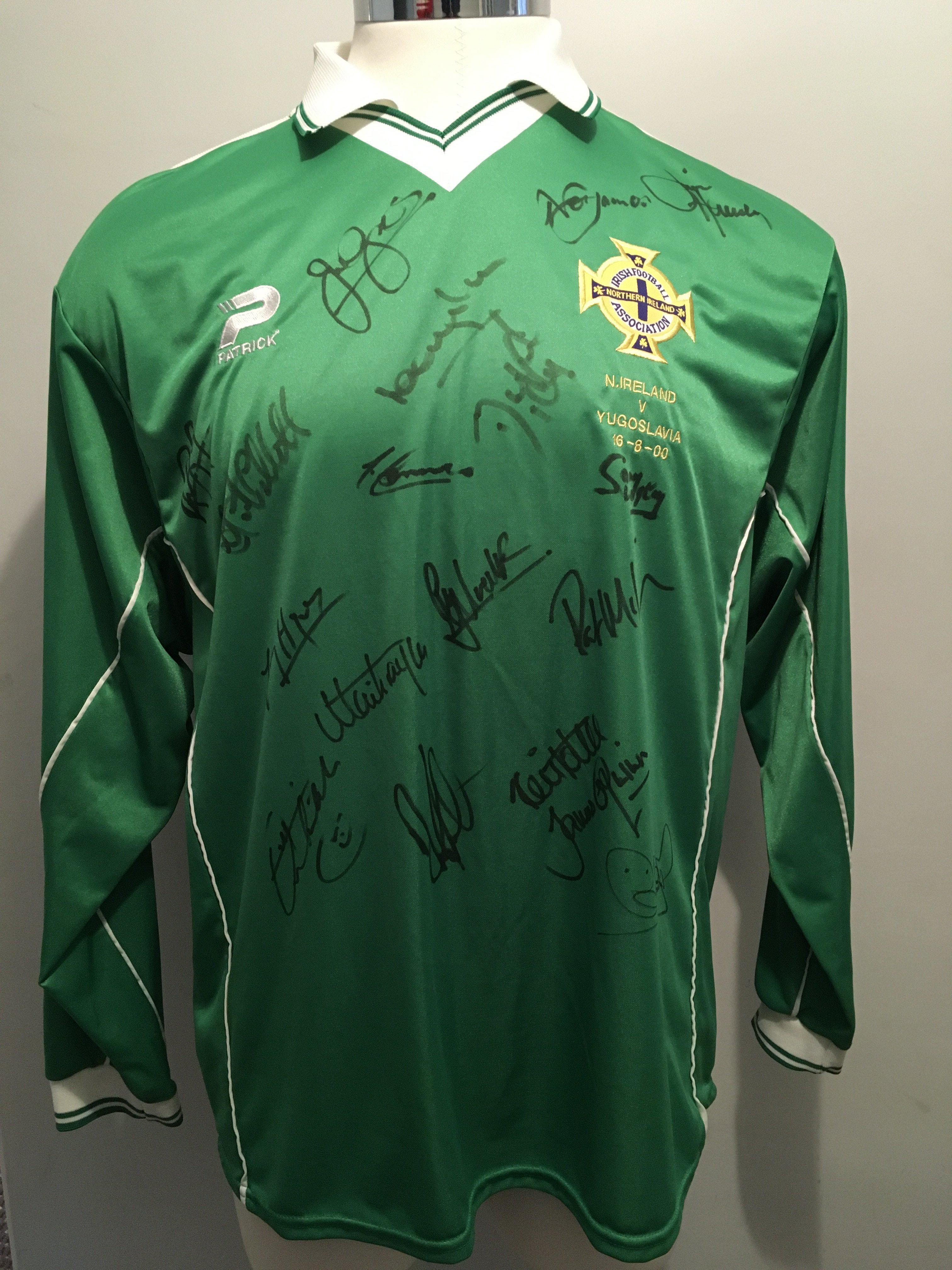 Northern Ireland 2000 Signed Match Issued Football Shirt: Green long sleeve home shirt issued for