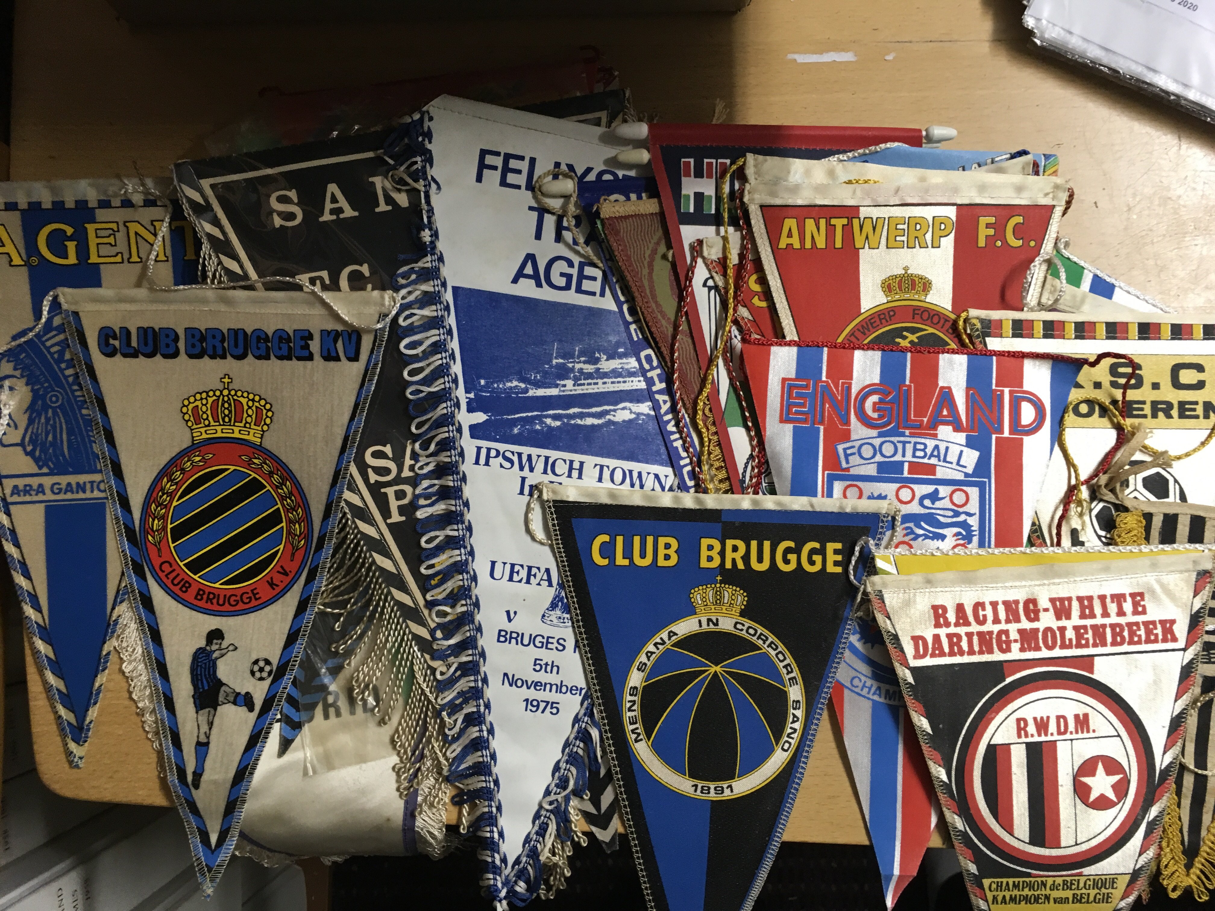 Football Pennant Collection: Mix of sizes and clubs to include Everton 1966 FA Cup Winners, Notts