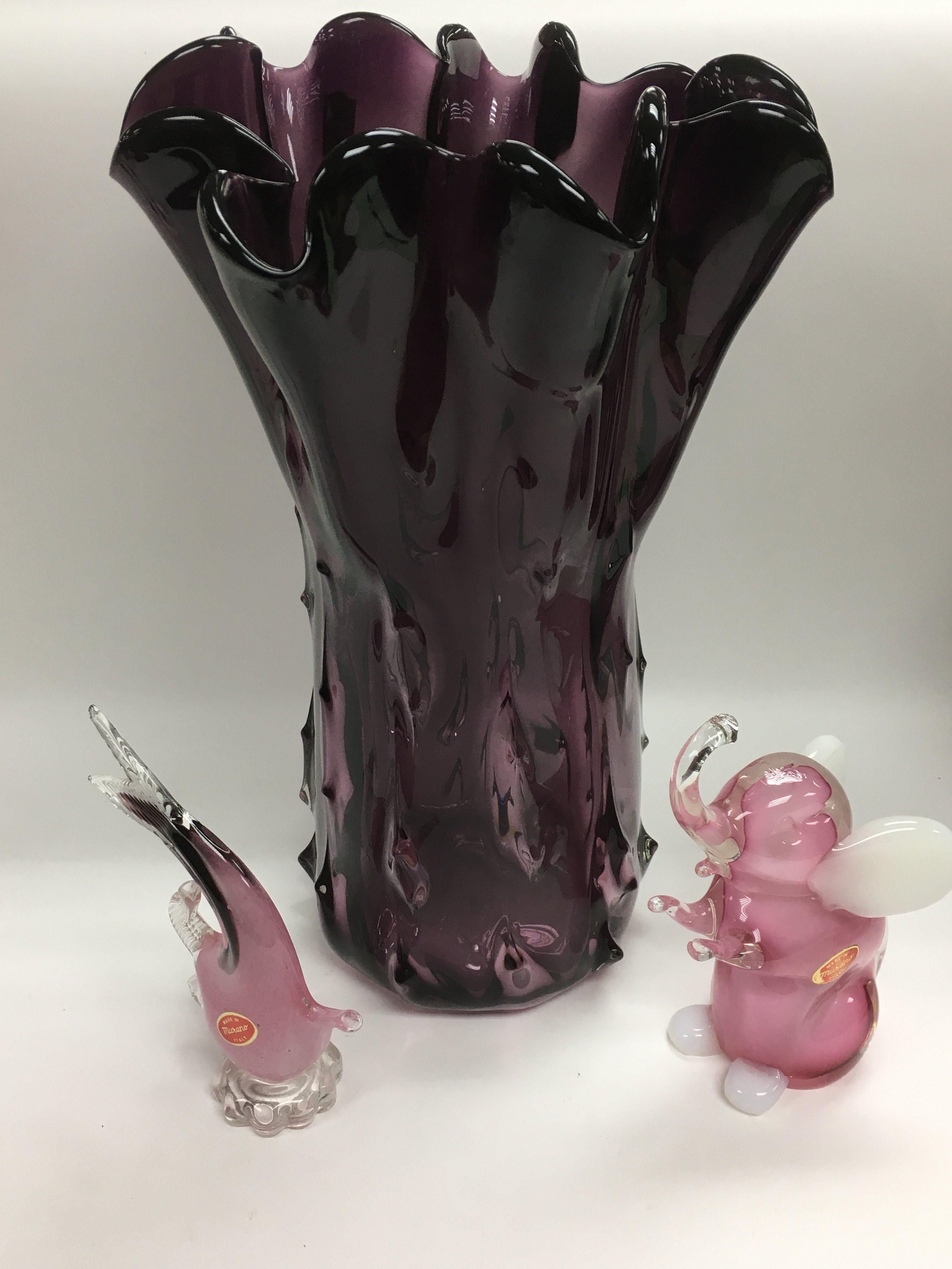 A large art glass vase, a pink glass Murano elephant and a fish (3) - NO RESERVE