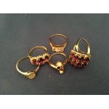5 9ct gold and stone set rings (Approx 15g).