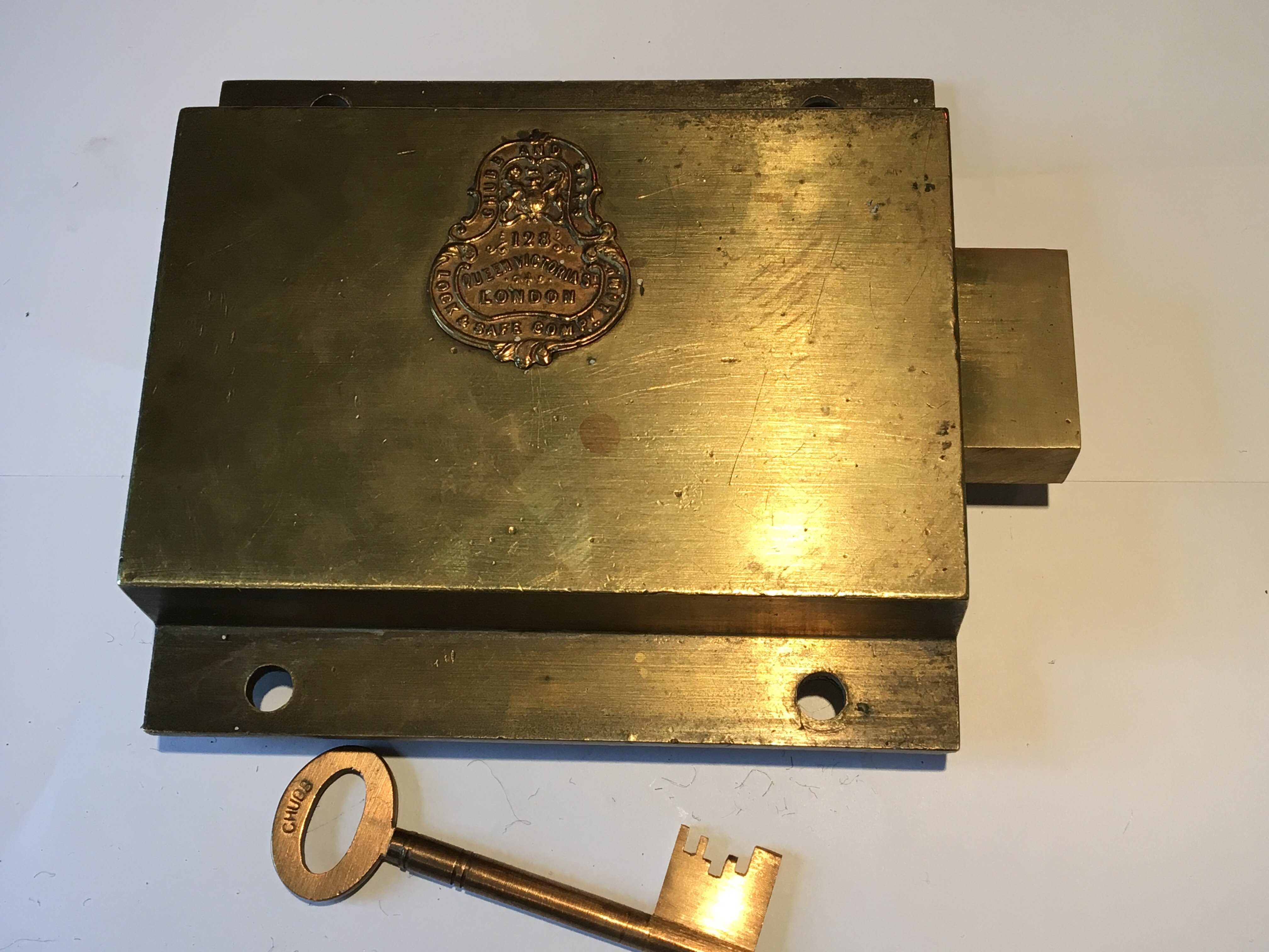 A Quality Chubb Brass Detector safe lock with an original bronze key serial number 1804939 circa - Image 4 of 5