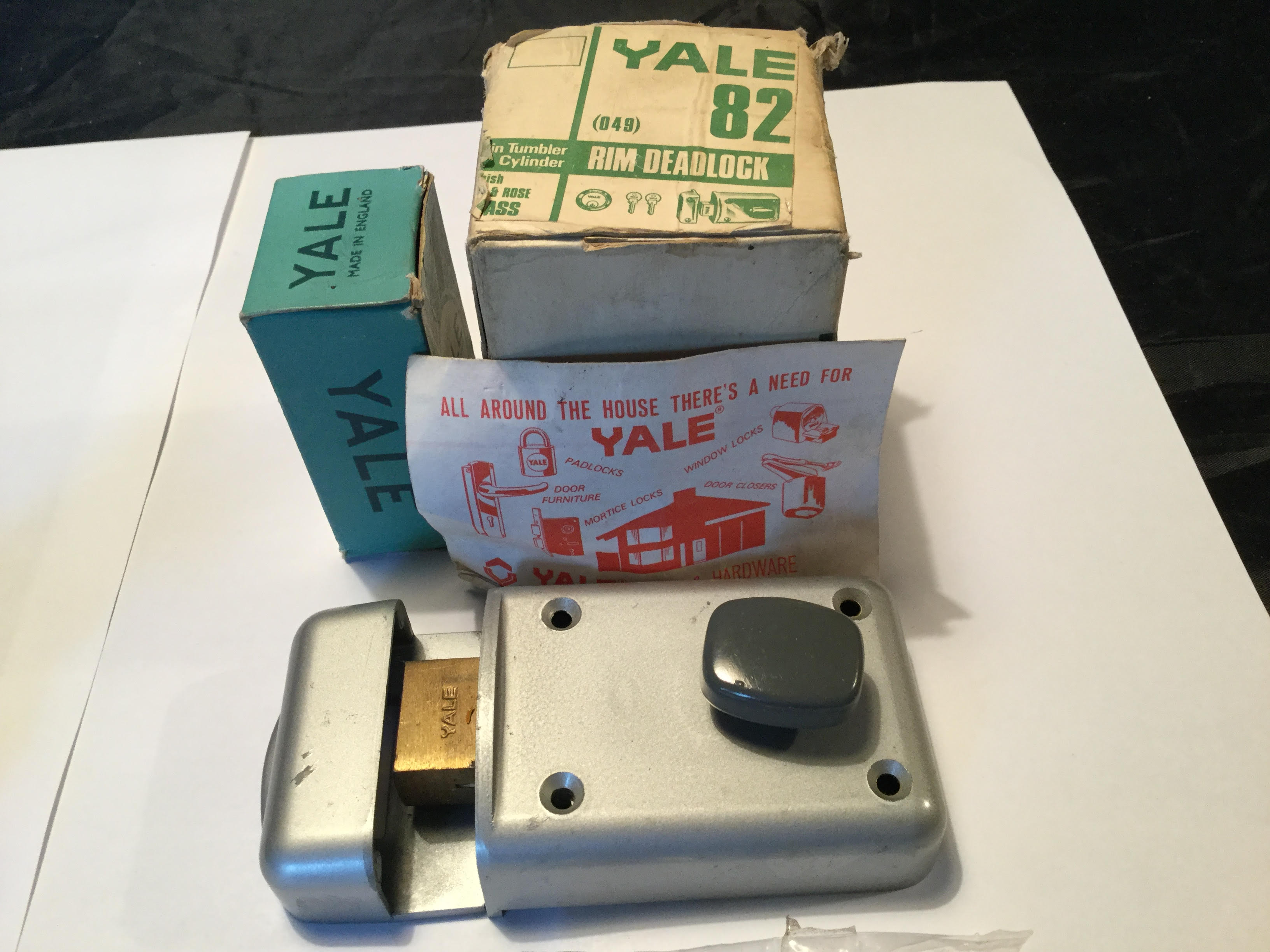 An Original 1960s Yale No 1 deadlock night latch complete as new this is now an obsolete out of - Image 3 of 3
