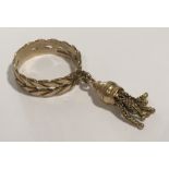 An unusual heavy 9ct gold tassel ring, approx 5.7g