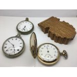 Three pocket watches and a watch stand (4).