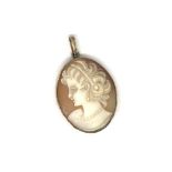 A 9ct gold and shell cameo pendant, approx 7.6g