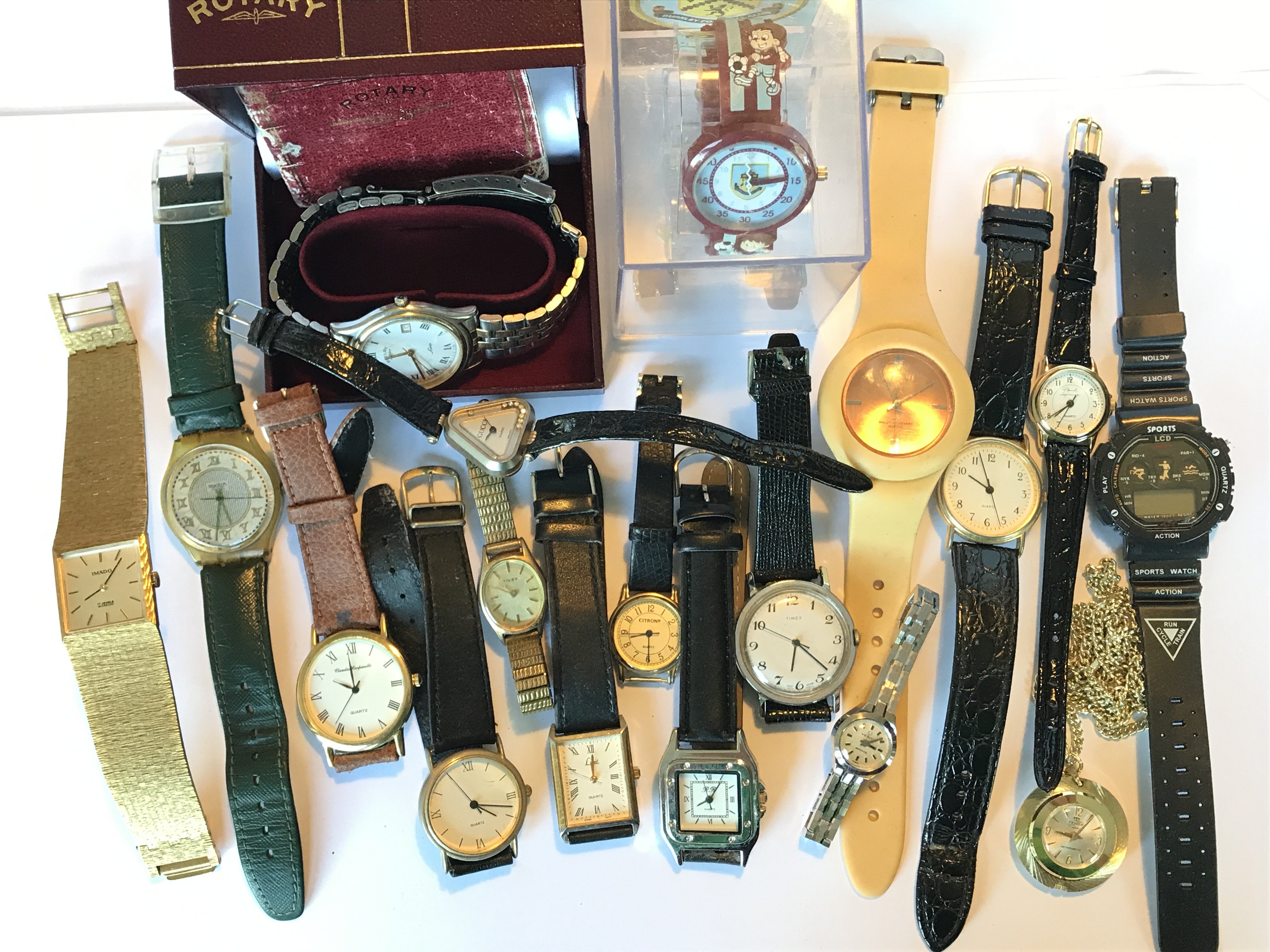 A bag containing a collection of watches various,