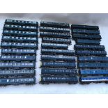 Hornby railways, OO scale, 30x carriages, unboxed