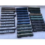 Hornby railways, OO scale, 30x carriages, unboxed,