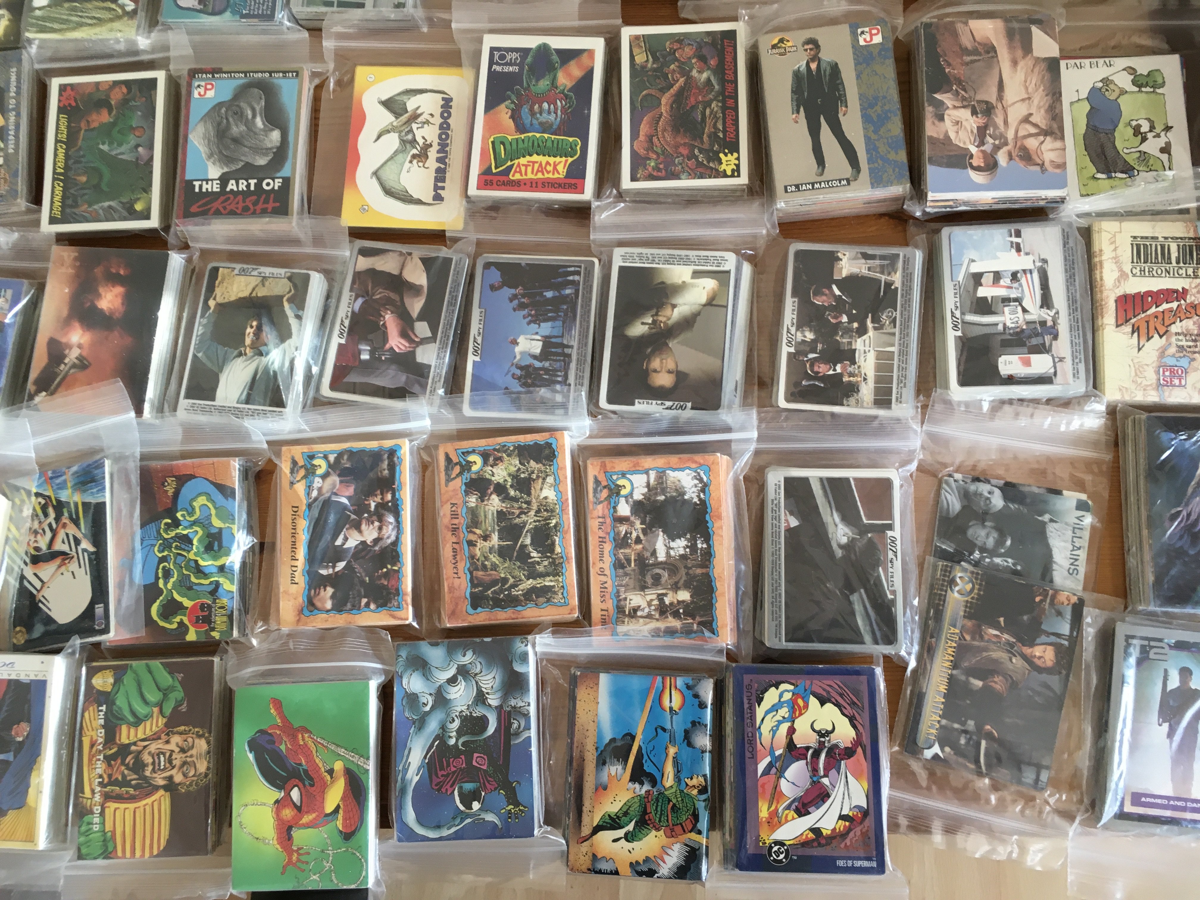 A box containing a collection of trading cards, in - Image 5 of 5