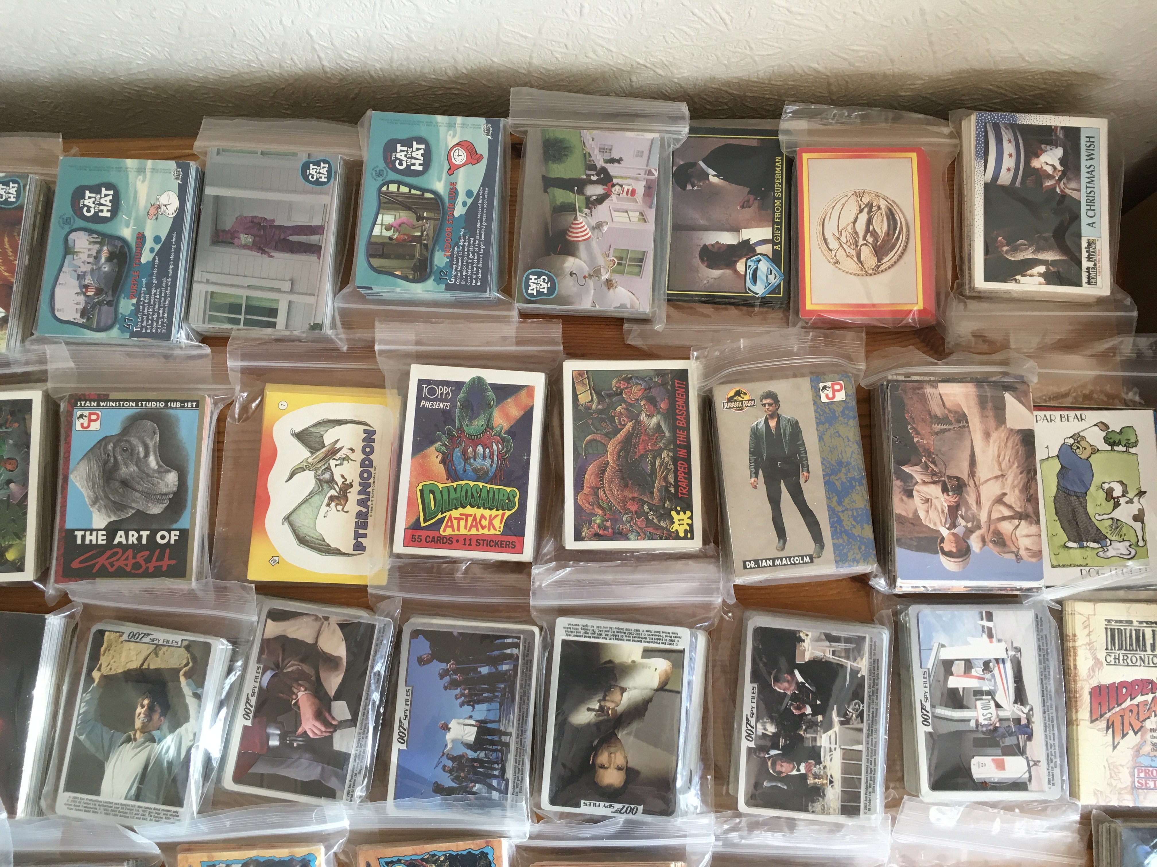 A box containing a collection of trading cards, in - Image 3 of 5