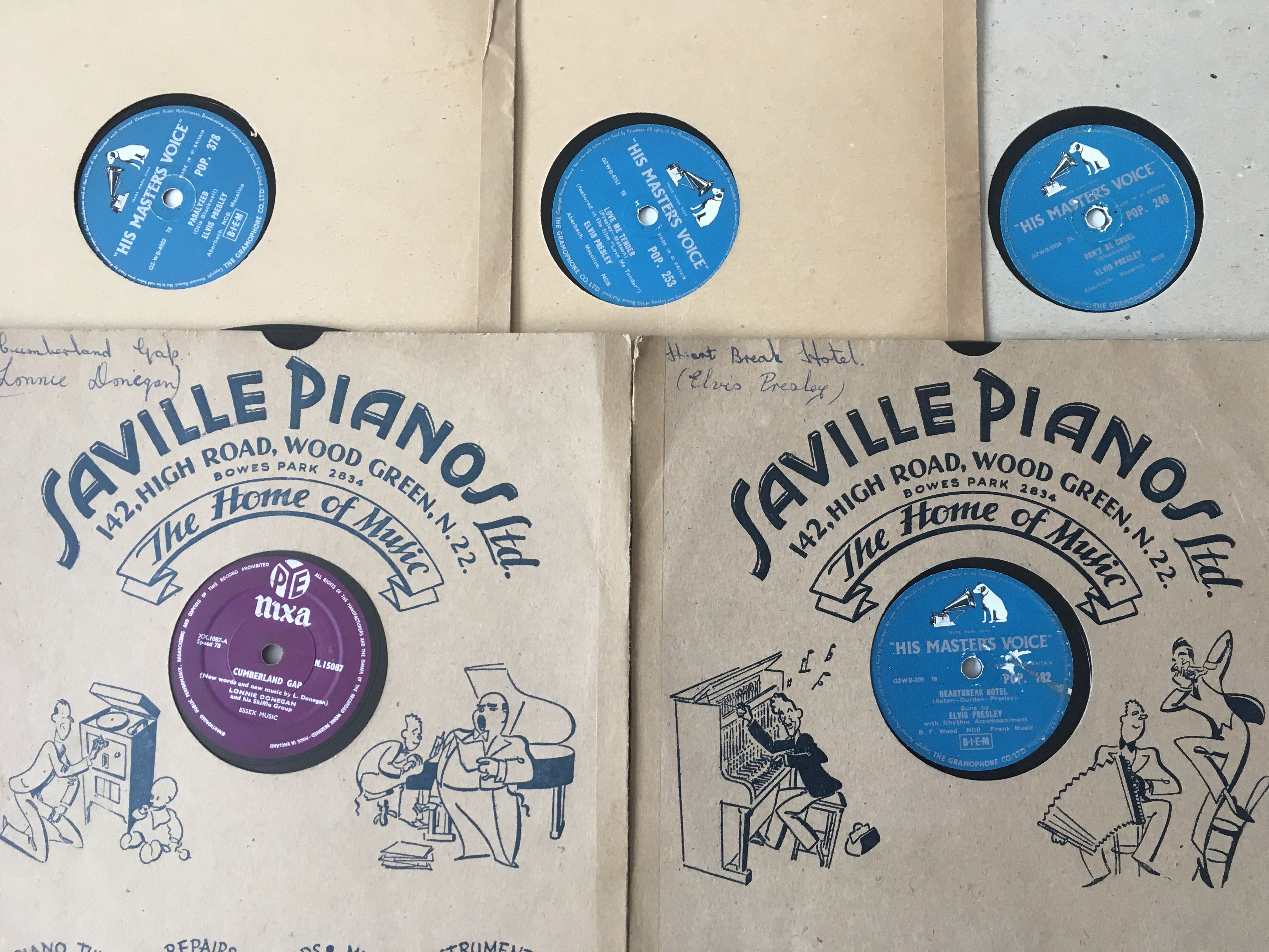 Four Elvis Presley 78s comprising 'Heartbreak Hote