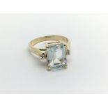 A 14carat gold ring set with a good size aquamarin