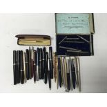 A collection of mixed pens inc Conway Stewart, Par