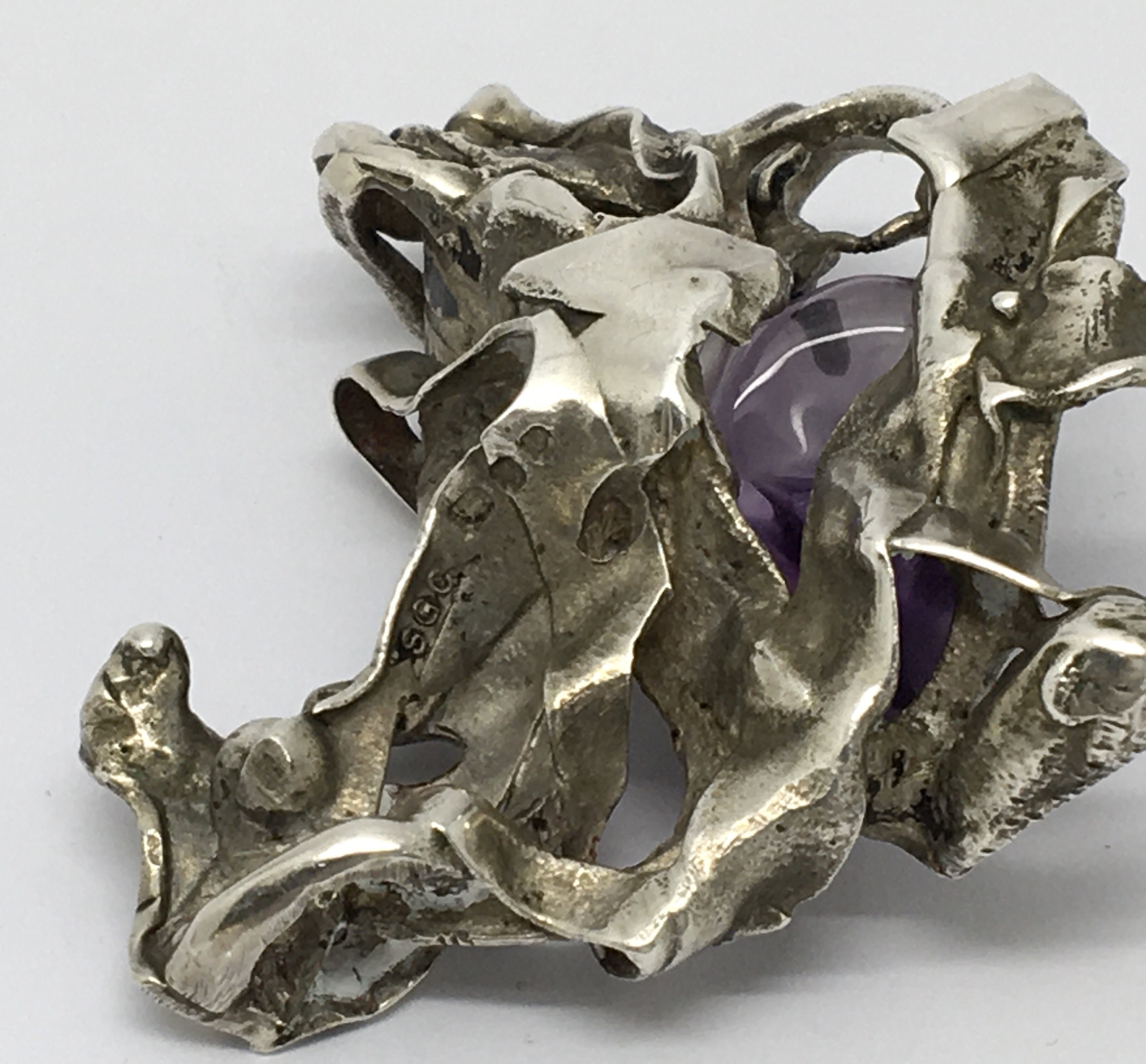 A large heavy silver and natural polished amethyst - Image 3 of 3