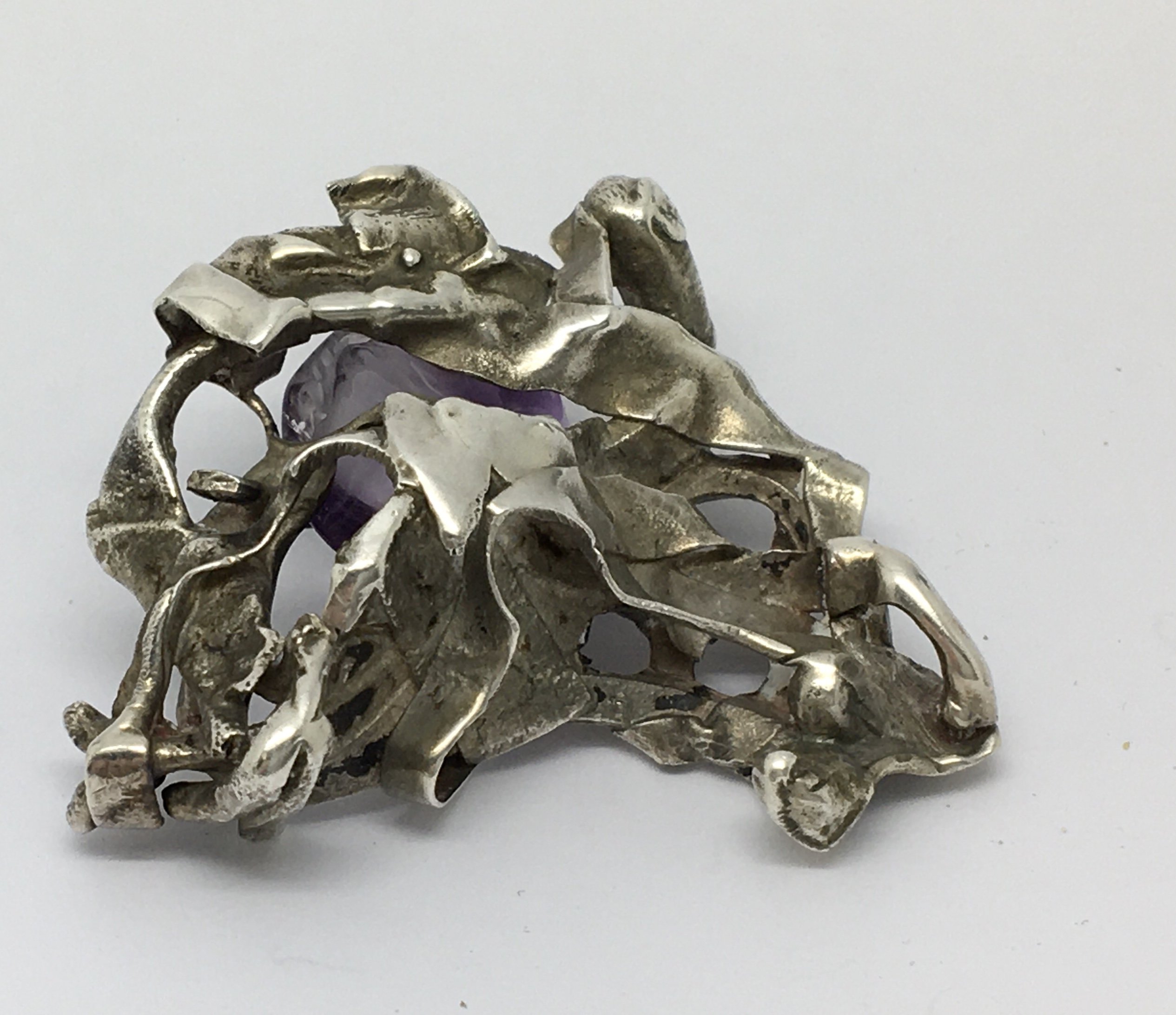 A large heavy silver and natural polished amethyst - Image 2 of 3