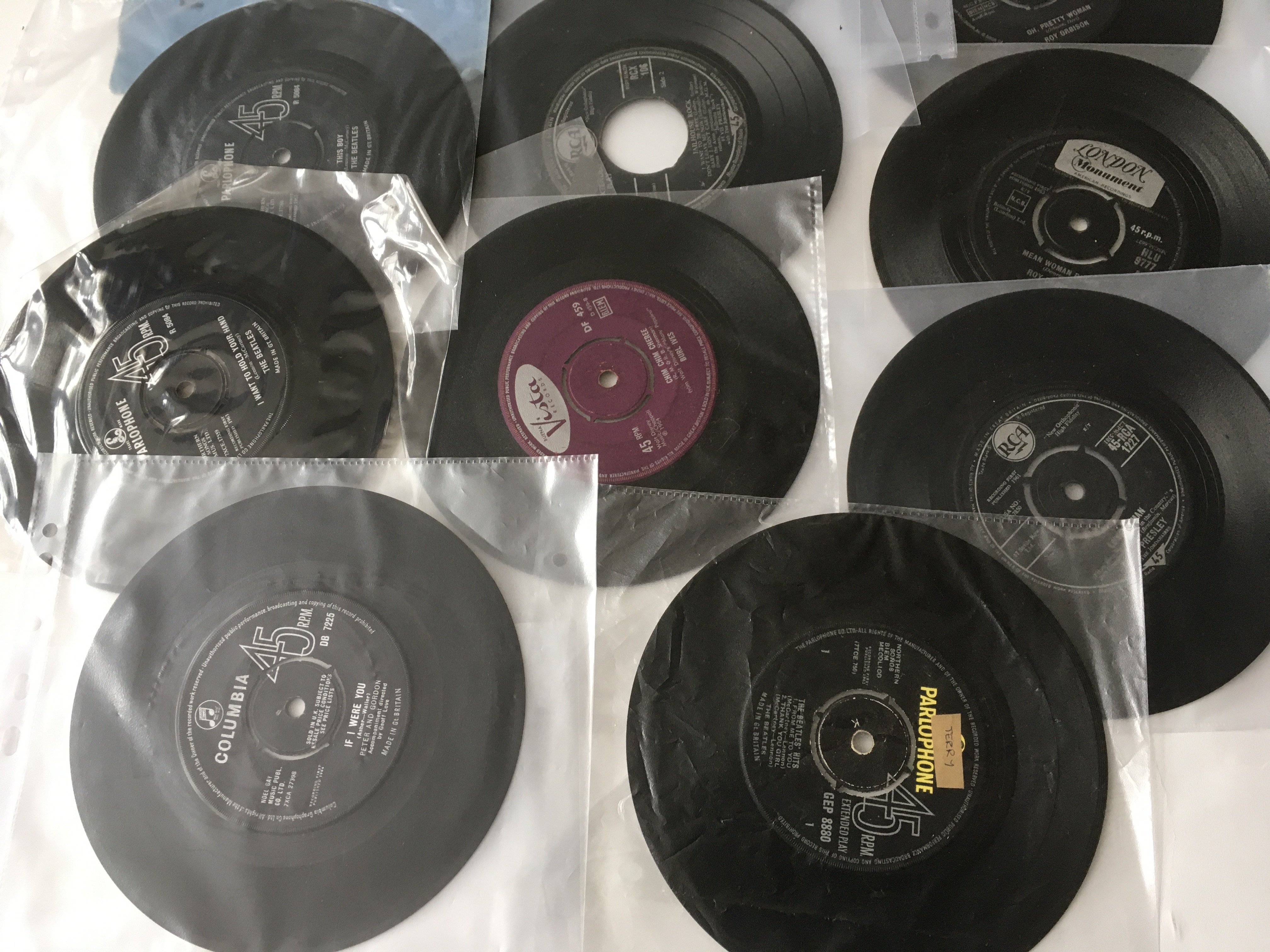 A collection of 7inch singles and EPs by various artists including The Beatles, Elvis Presley, Roy - Image 2 of 4