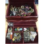 A jewellery box and contents.