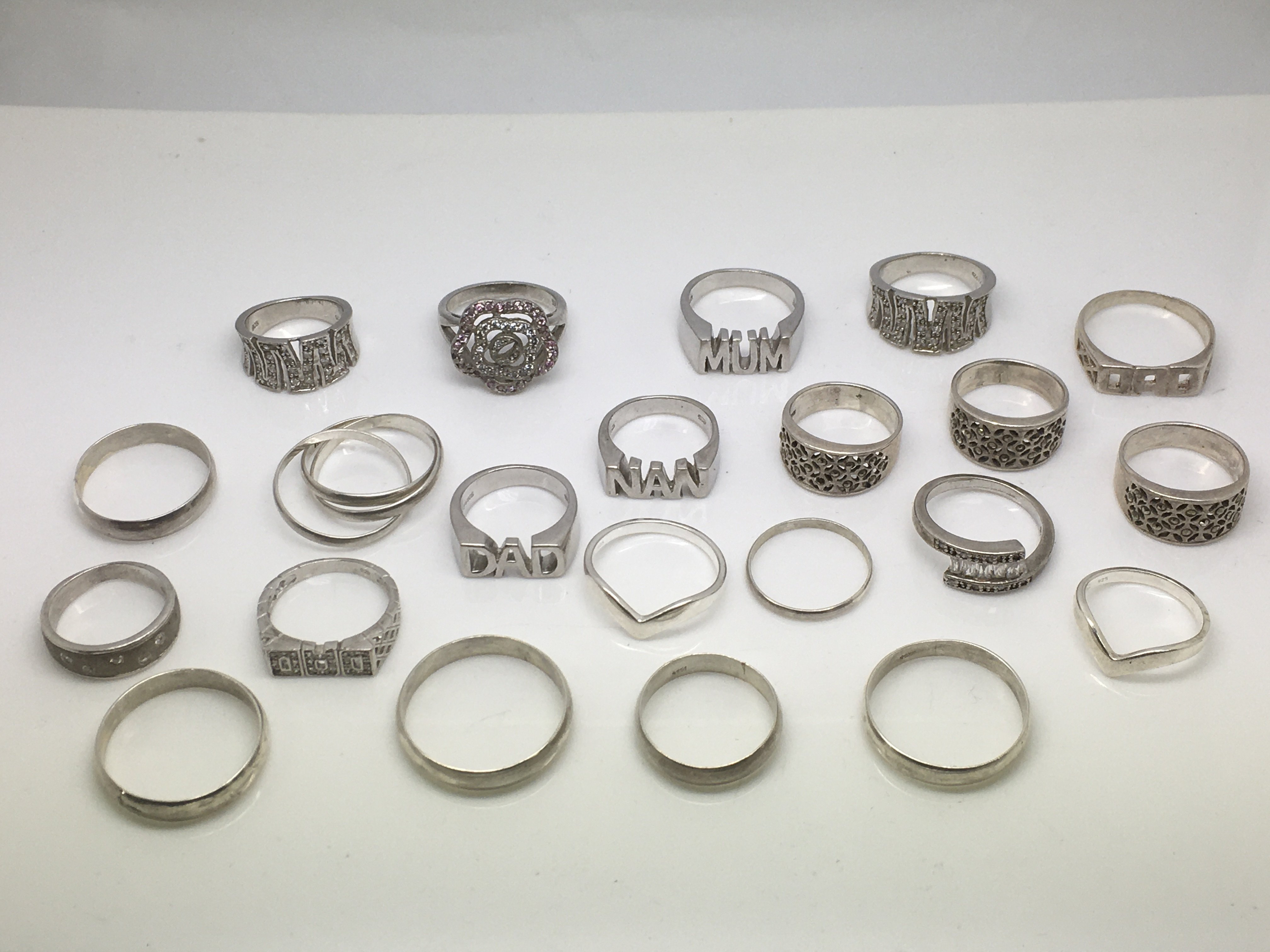 A collection of good sterling silver rings.