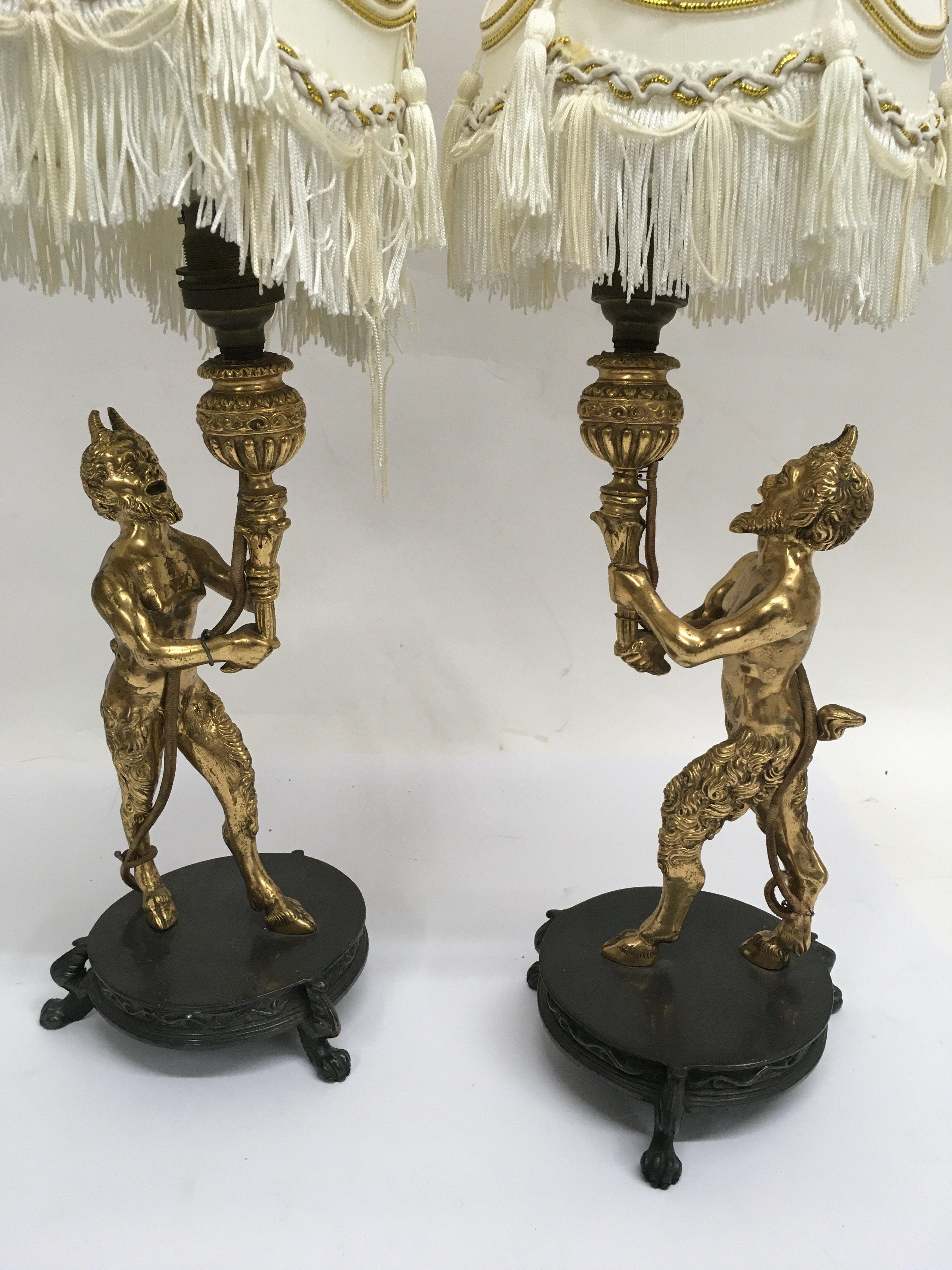 A pair of side lamps in the form of fawns.28 cm - Image 2 of 3