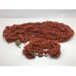 An antique coral necklace and bracelet, approx 260