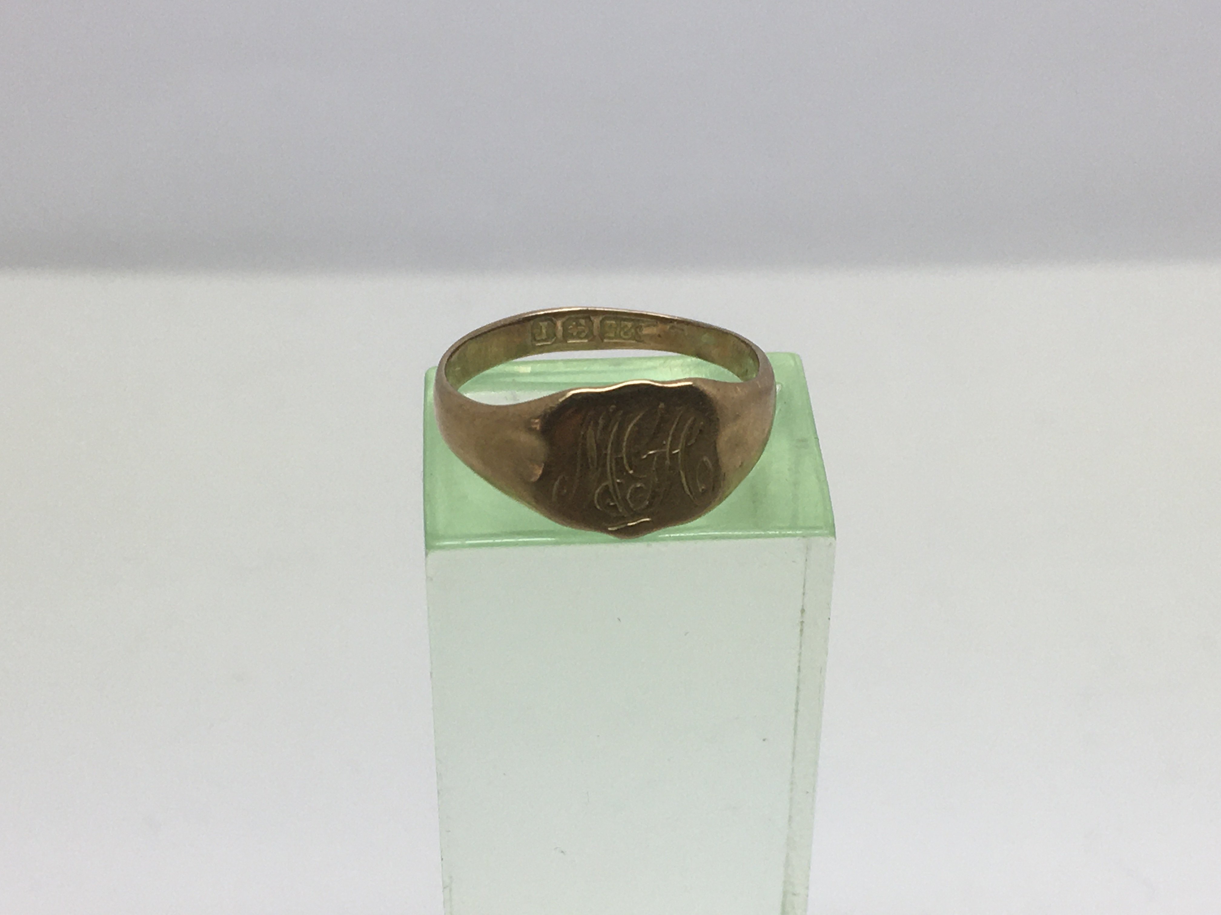 A 15ct gold ring dated 1921, approx 1.8g and appro