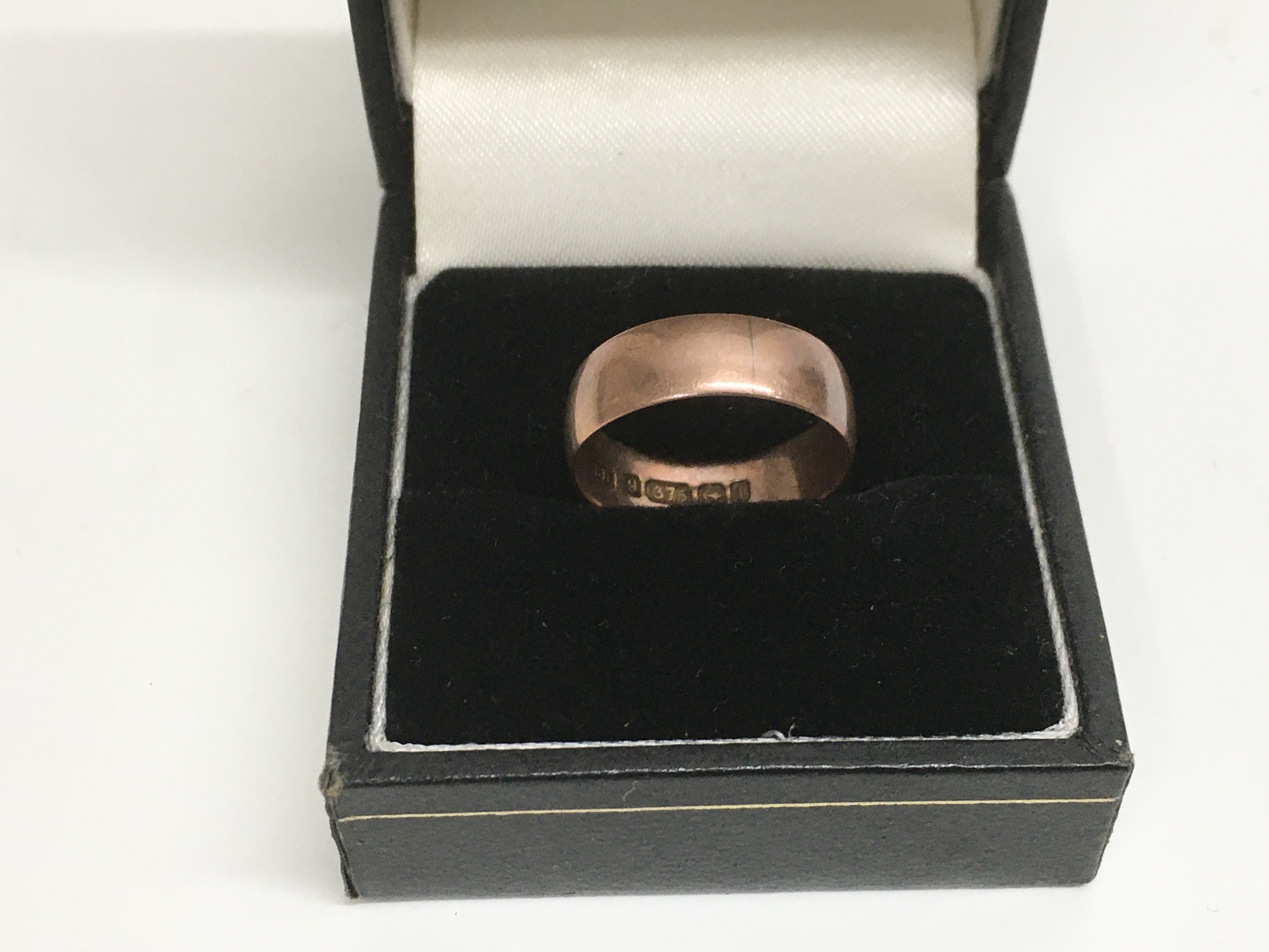A 9ct gold ring, approx 2.3g and approx size L-M.