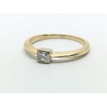 An 18ct yellow gold princess cut solitaire diamond ring, approx 0.21ct, ring size approx O