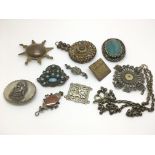 A collection of antique and vintage jewellery items.