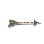 A Victorian Scottish silver and agate arrow shaped brooch, approx diameter 8cm.