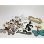 A collection of vintage costume jewellery items.