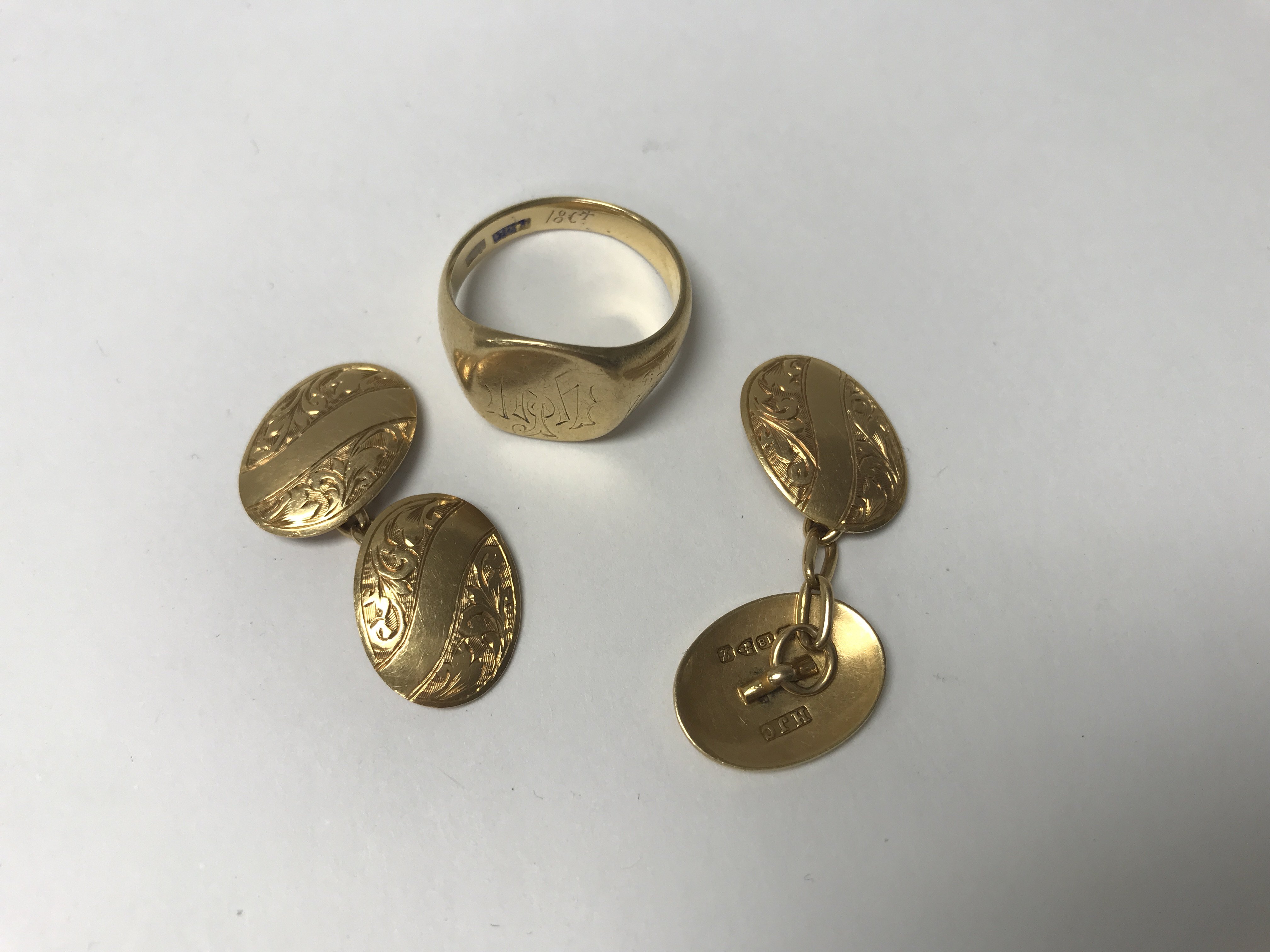 A pair of heavy 18ct gold cufflinks and signet ring, 14.8g. - Image 2 of 2