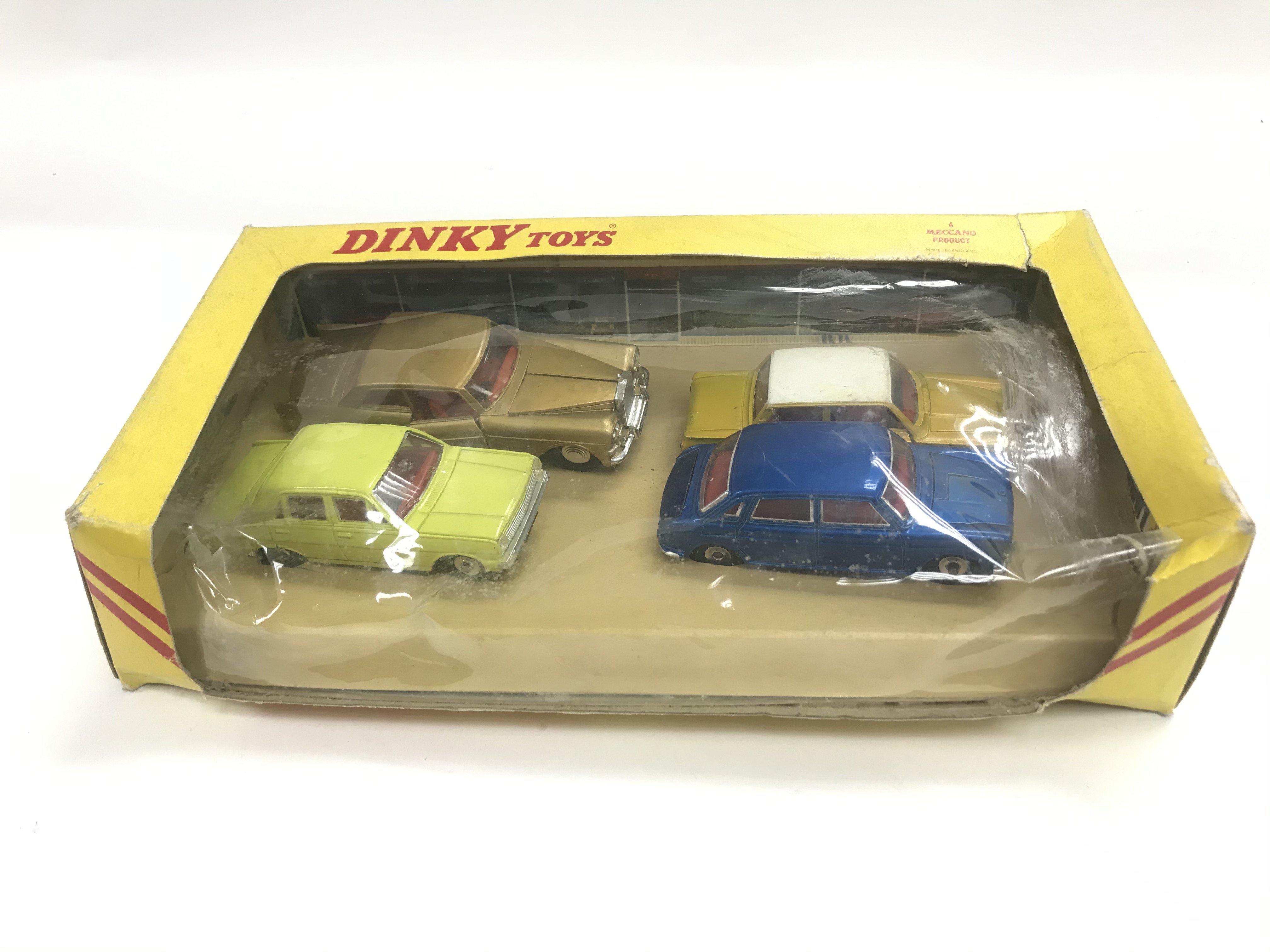 Dinky toys presentation set, #126 Motor show set, cars in good condition , box has been crushed a