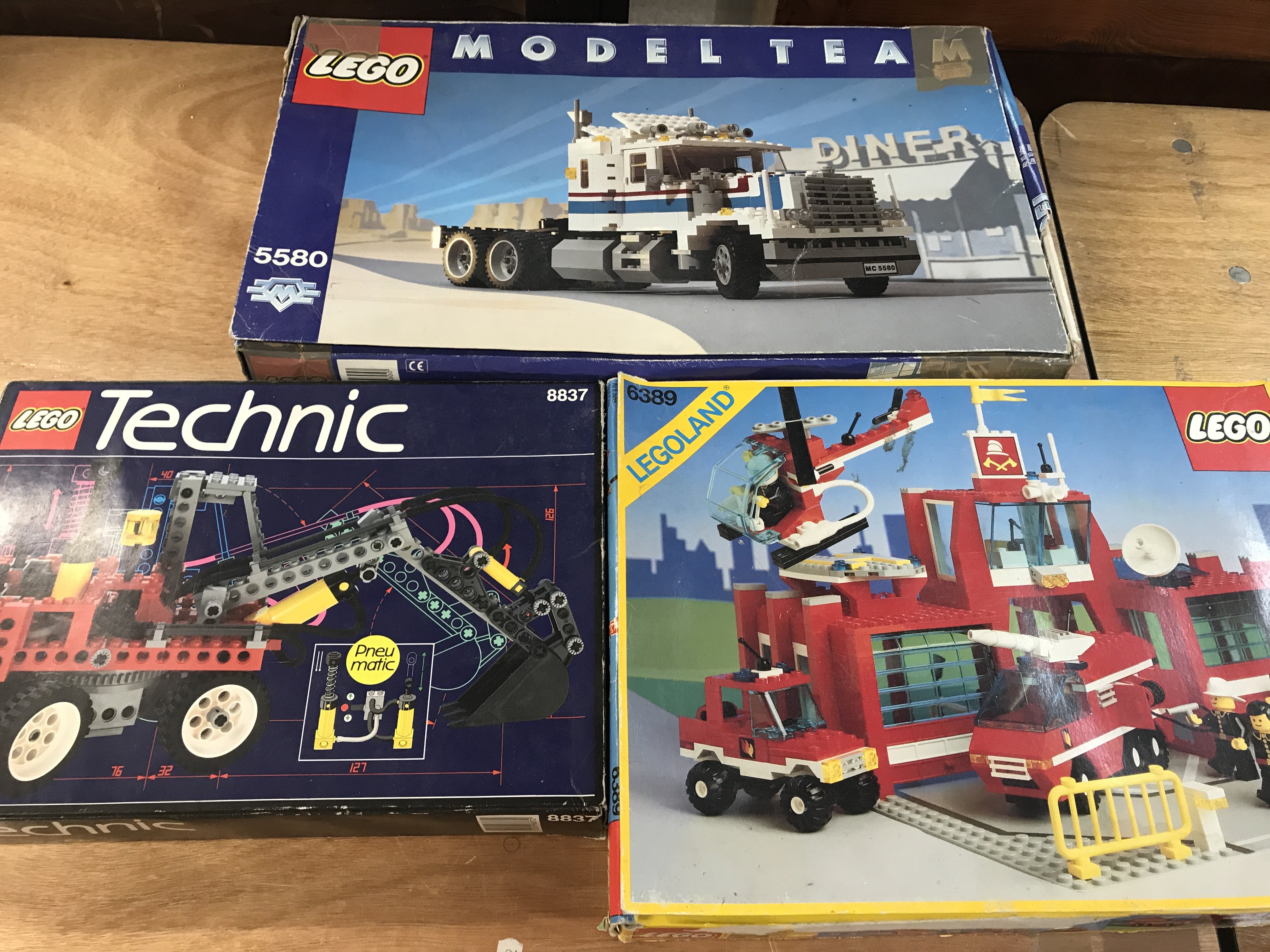 Lego sets , boxed, unchecked, sets Model team #5580, Technic #8837 and #6389 Fire station