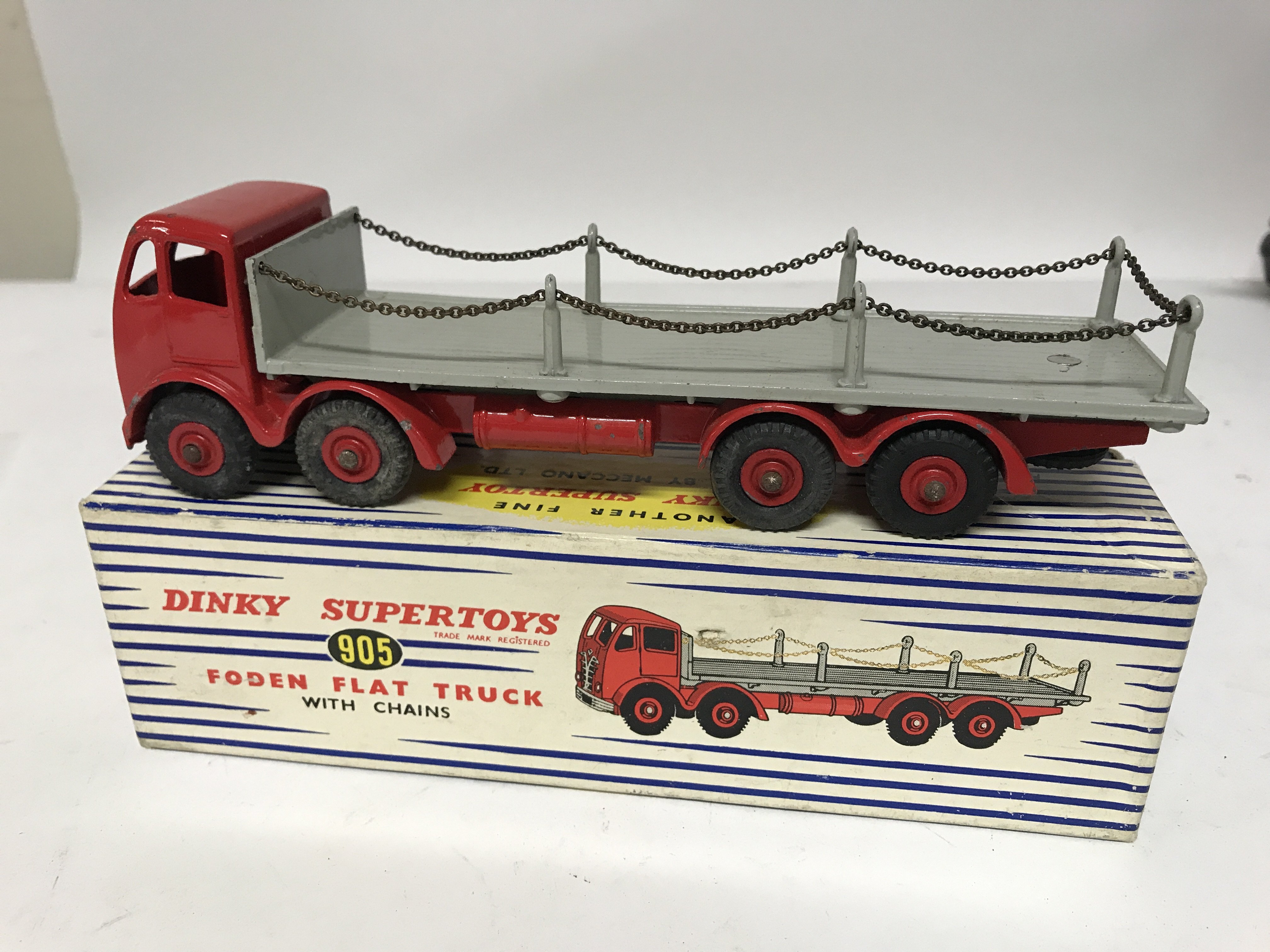 Dinky Supertoys, #905 Foden flat truck with chains