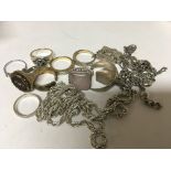 A collection of rings and silver jewellery (a lot)